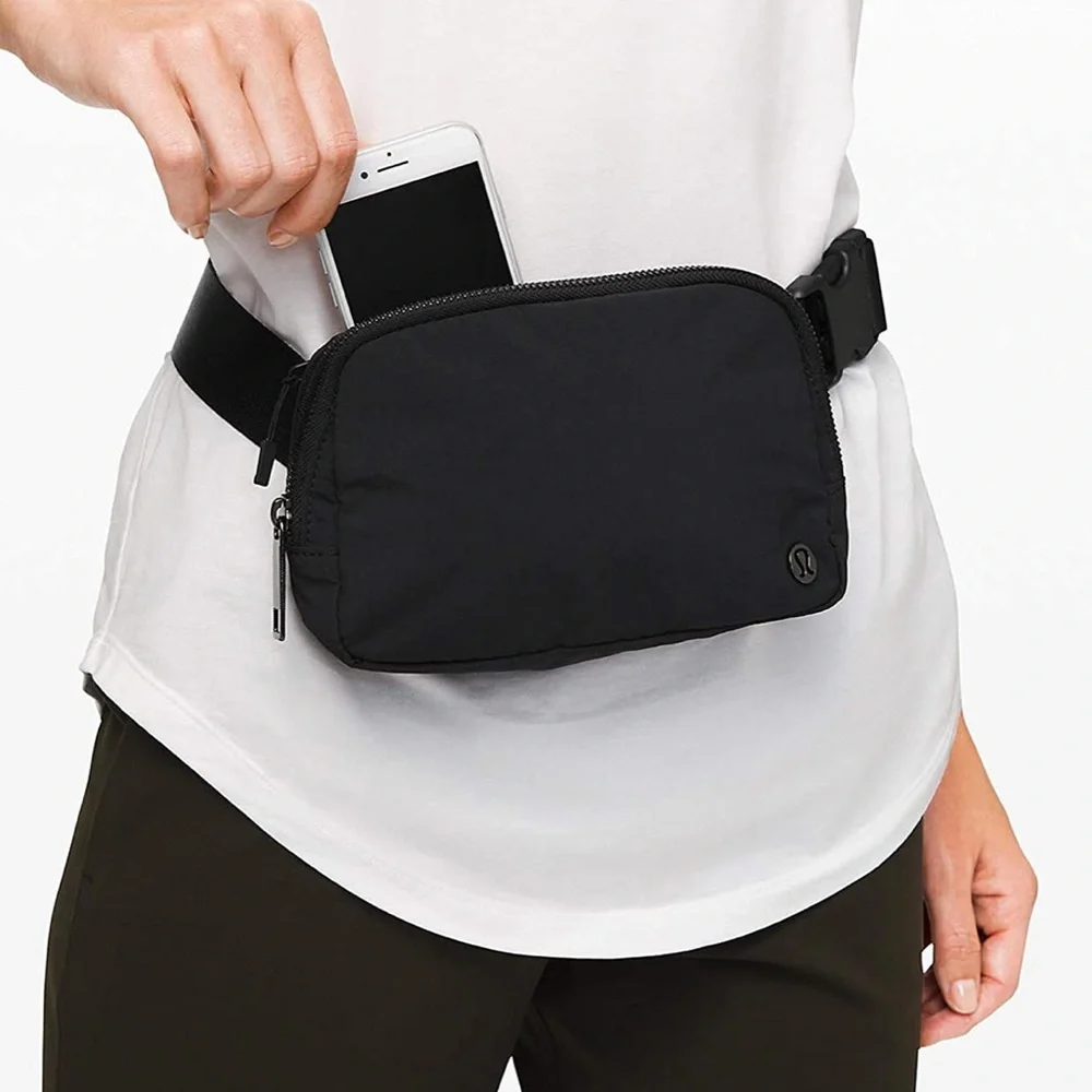 NWT Lululemon Everywhere Belt Bag Black Extended Strap - Picture 2 of 5